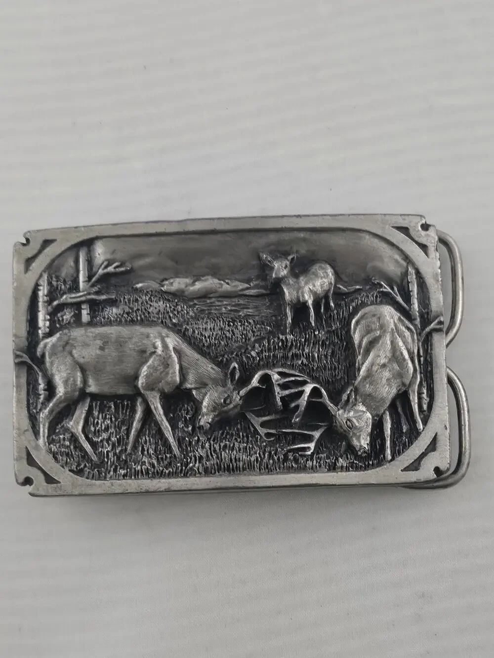 1983 Siskiyou Buckle Company Belt Buckle Deer Rutting A-27
